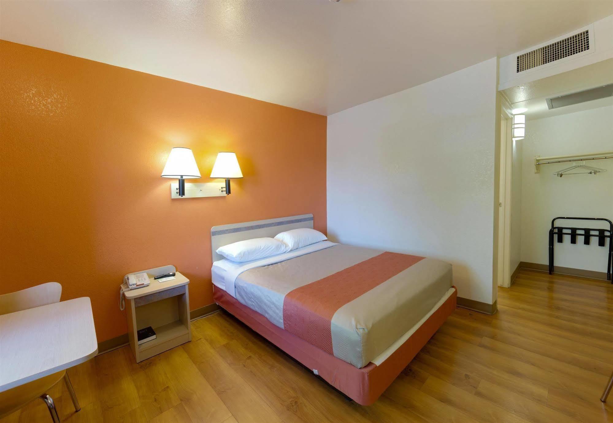 Motel 6 Weed - Mount Shasta エクステリア 写真
