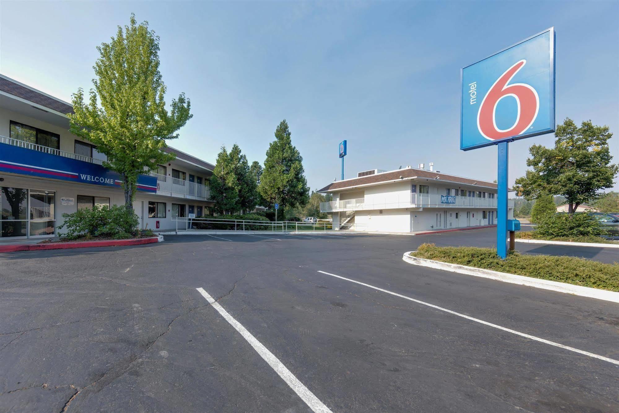 Motel 6 Weed - Mount Shasta エクステリア 写真