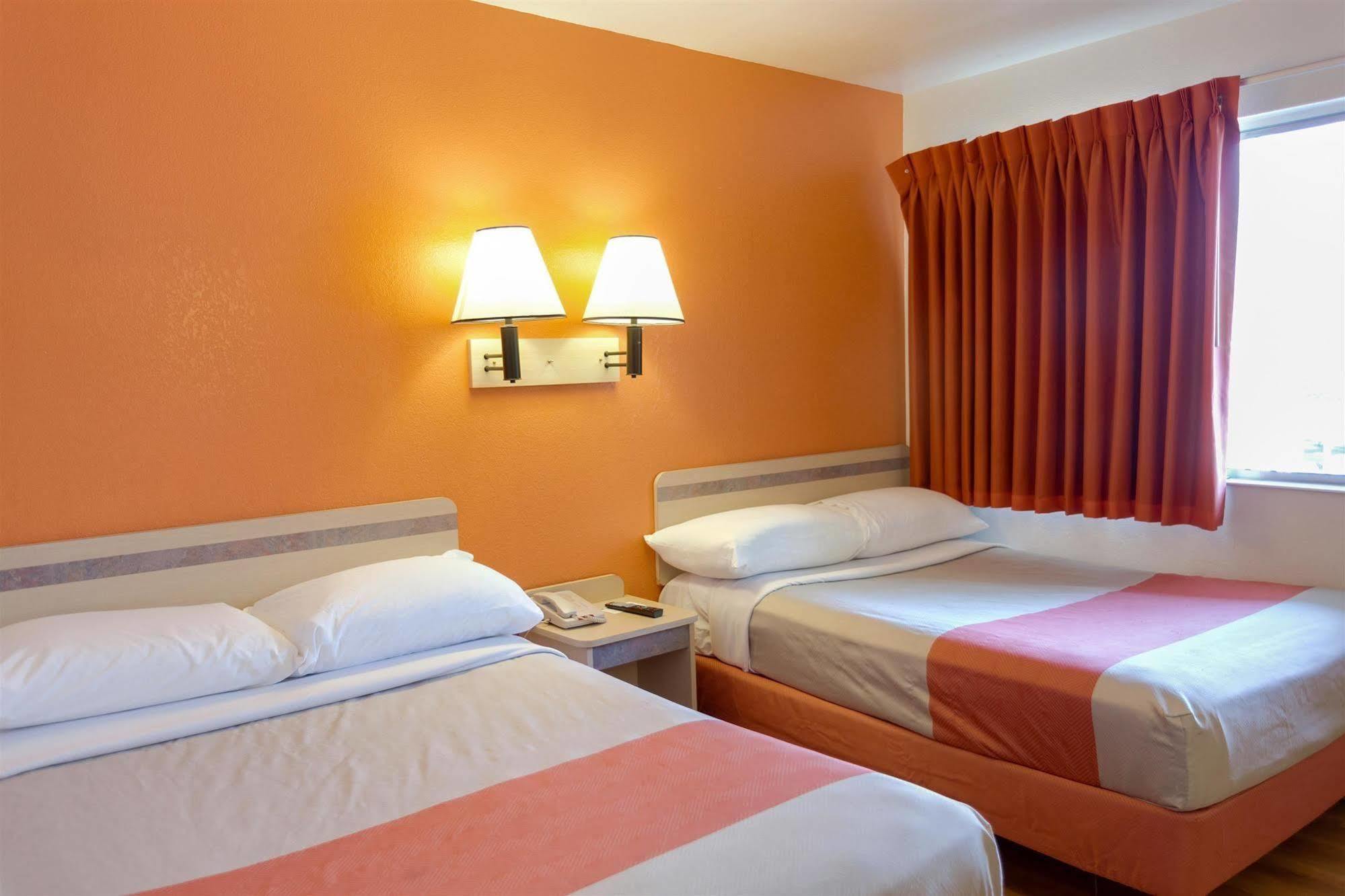Motel 6 Weed - Mount Shasta エクステリア 写真