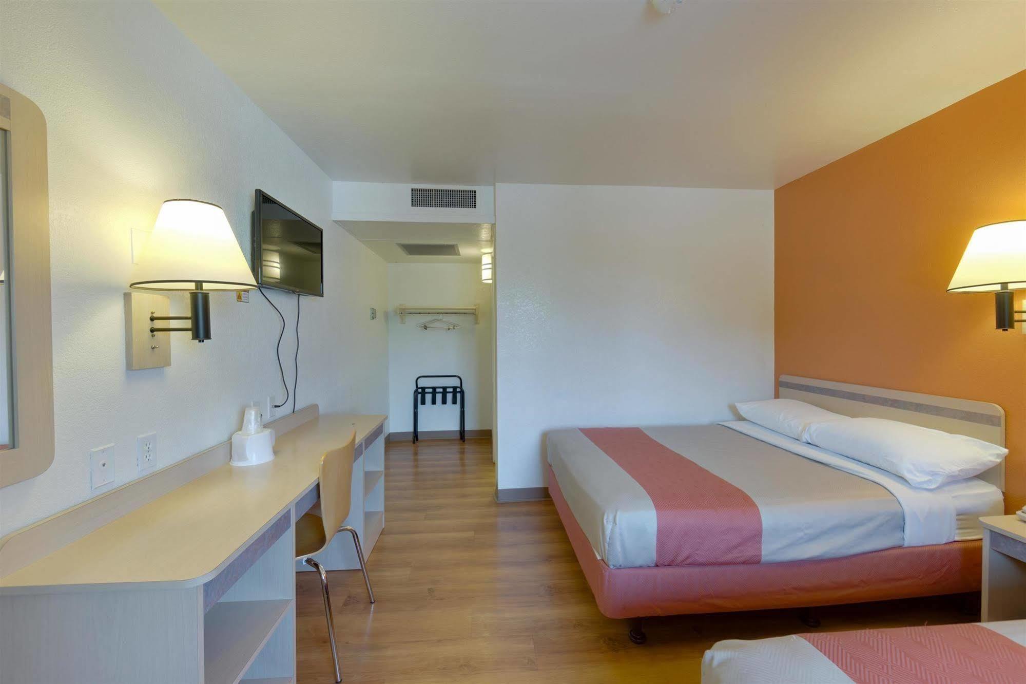 Motel 6 Weed - Mount Shasta エクステリア 写真