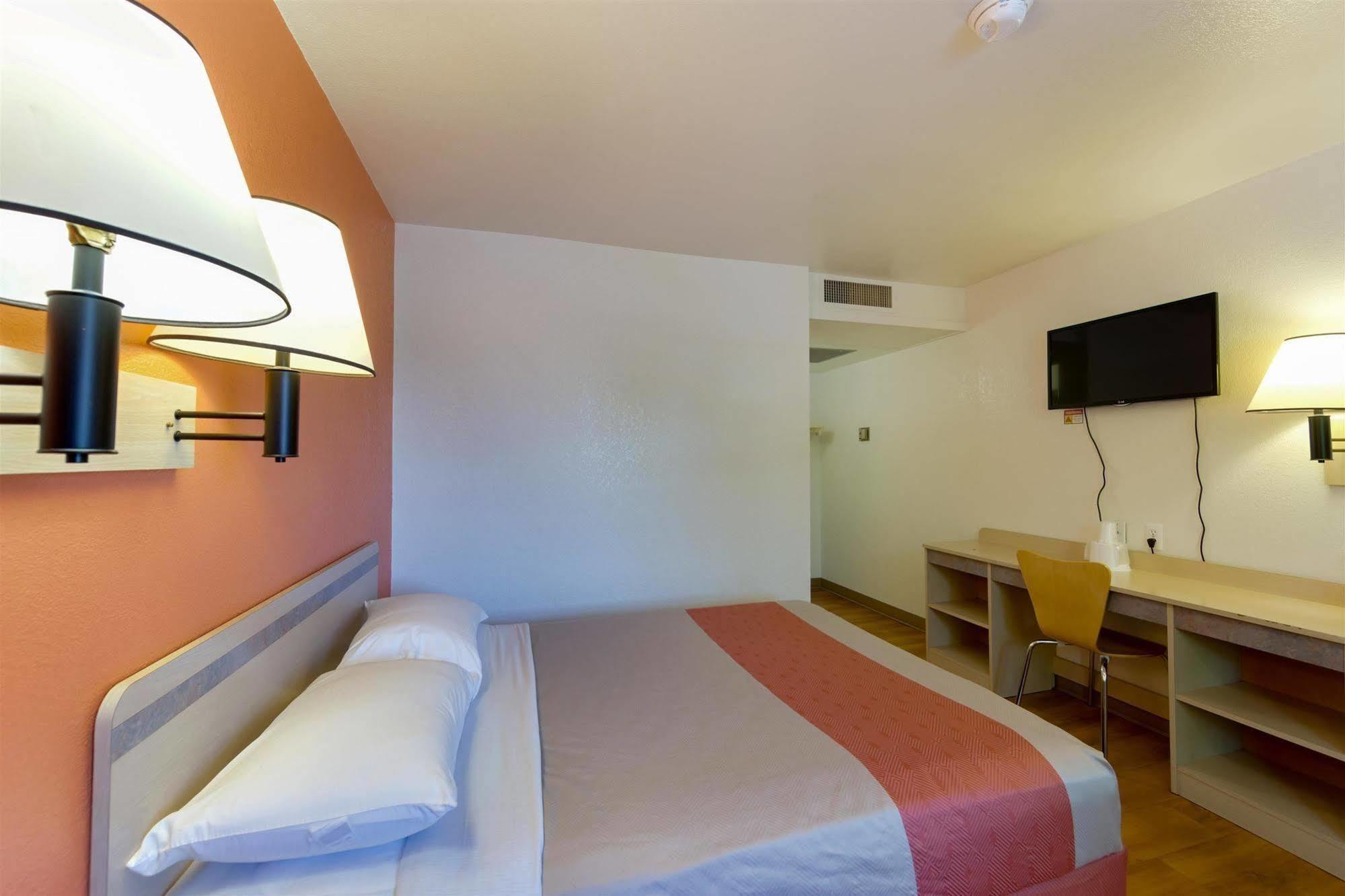 Motel 6 Weed - Mount Shasta エクステリア 写真