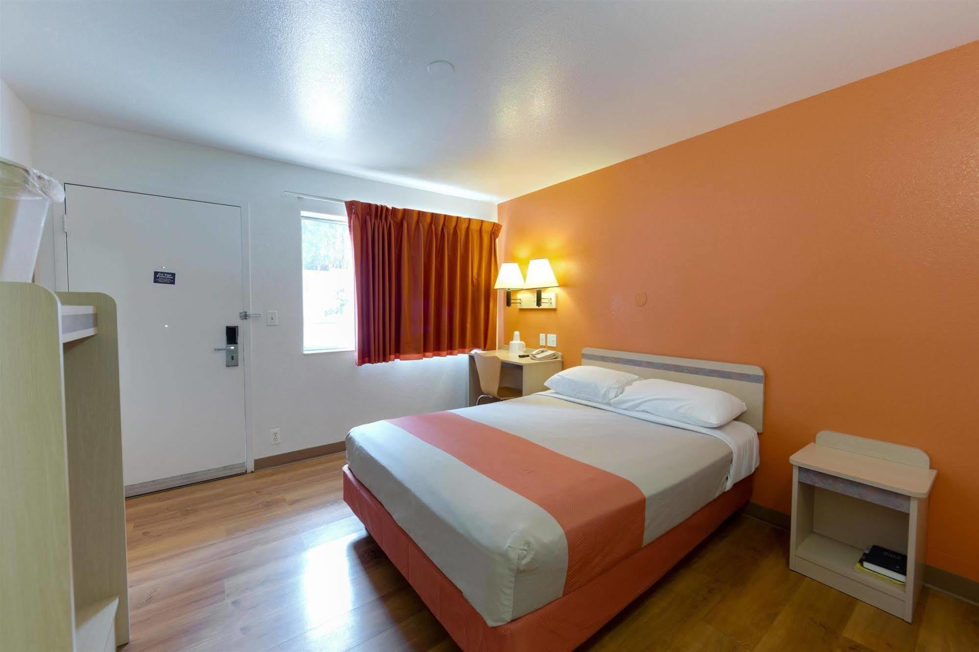 Motel 6 Weed - Mount Shasta エクステリア 写真