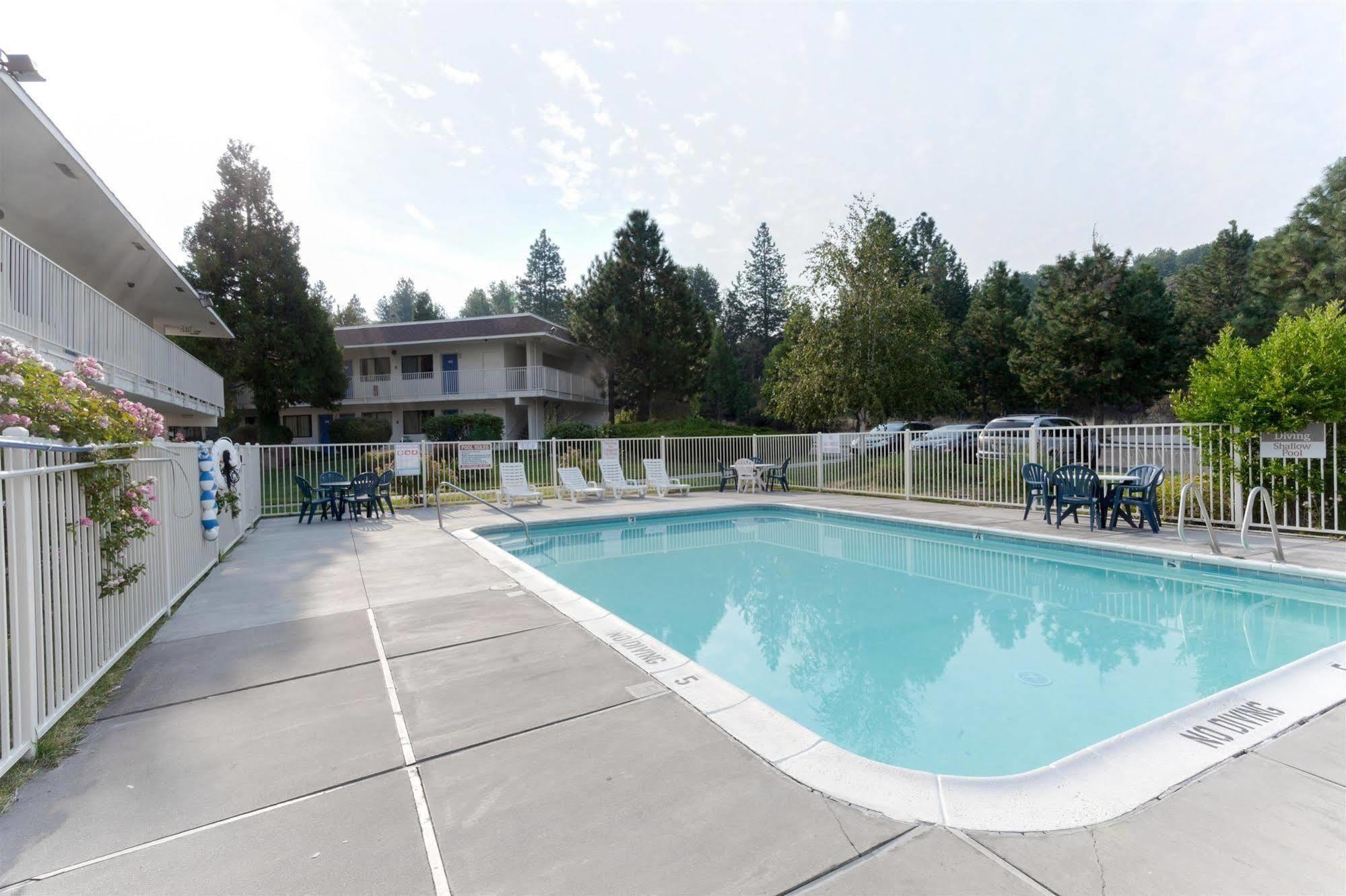 Motel 6 Weed - Mount Shasta エクステリア 写真